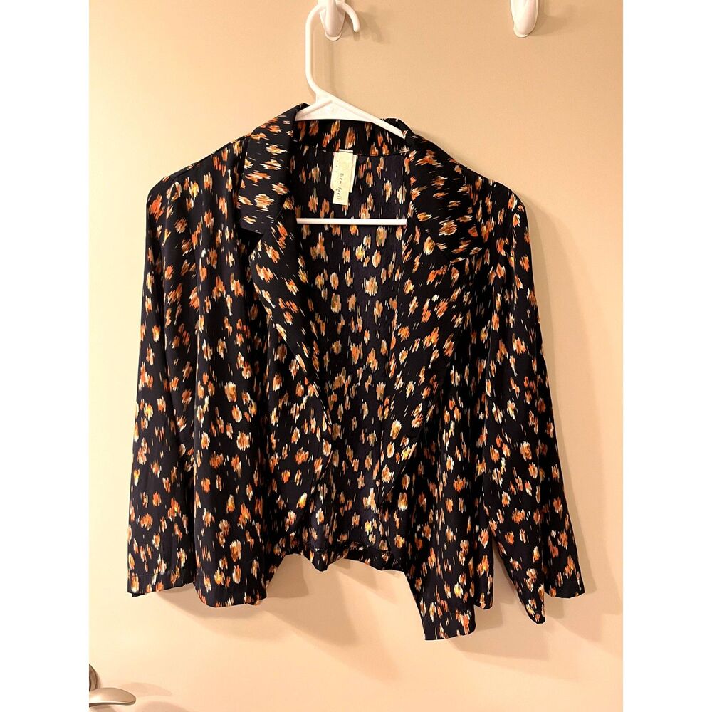 Zen Spell printed silky blazer top. Women’s L